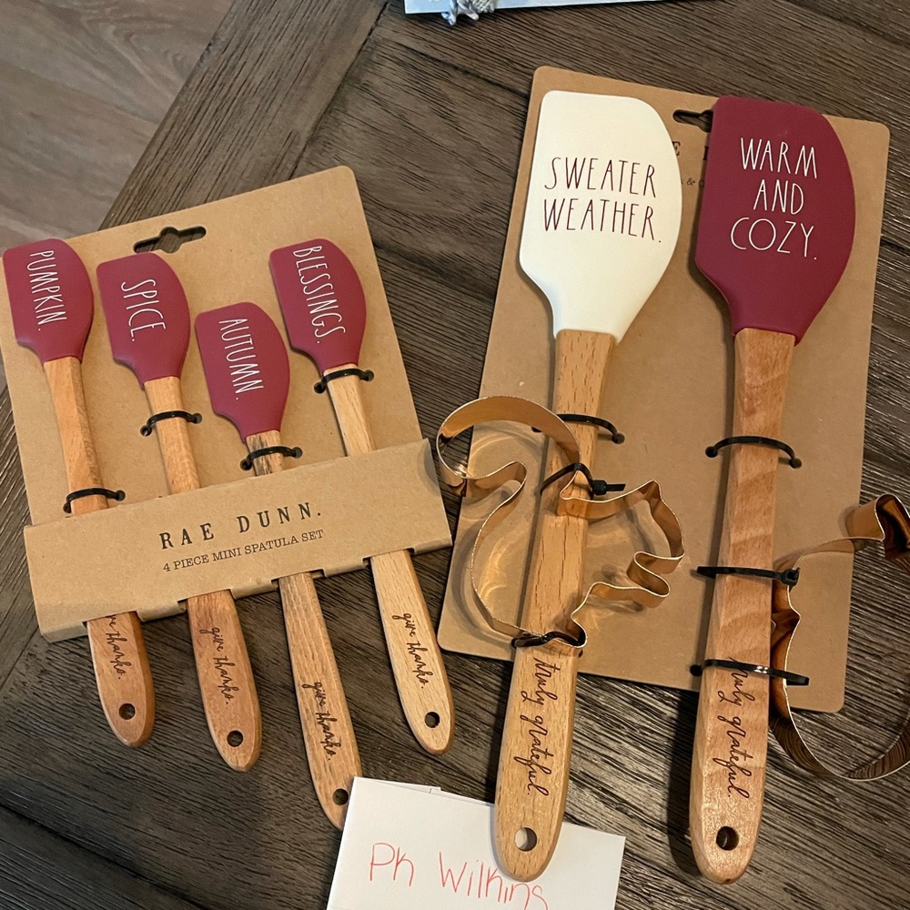 Rae Dunn holiday splatula set!!